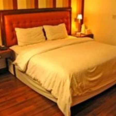 Hotel Metro Continental Дели Экстерьер фото
